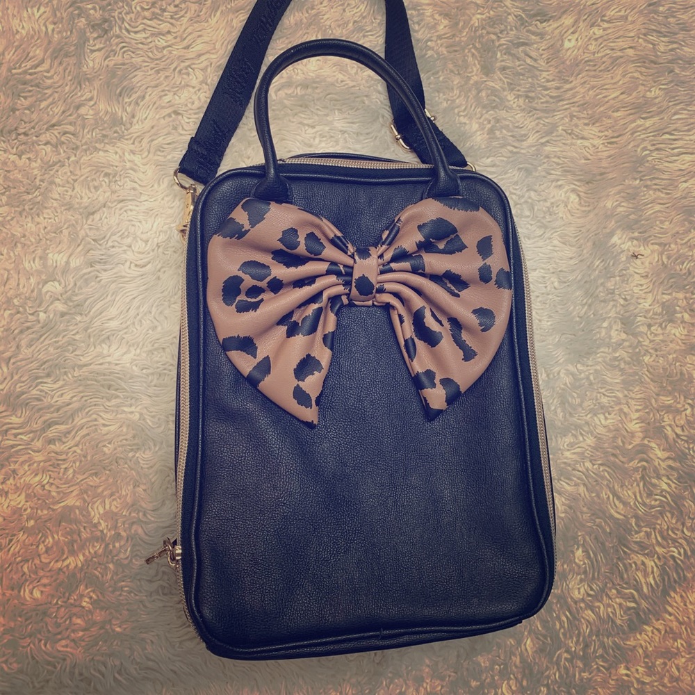 Betsey Johnson lunchbox!